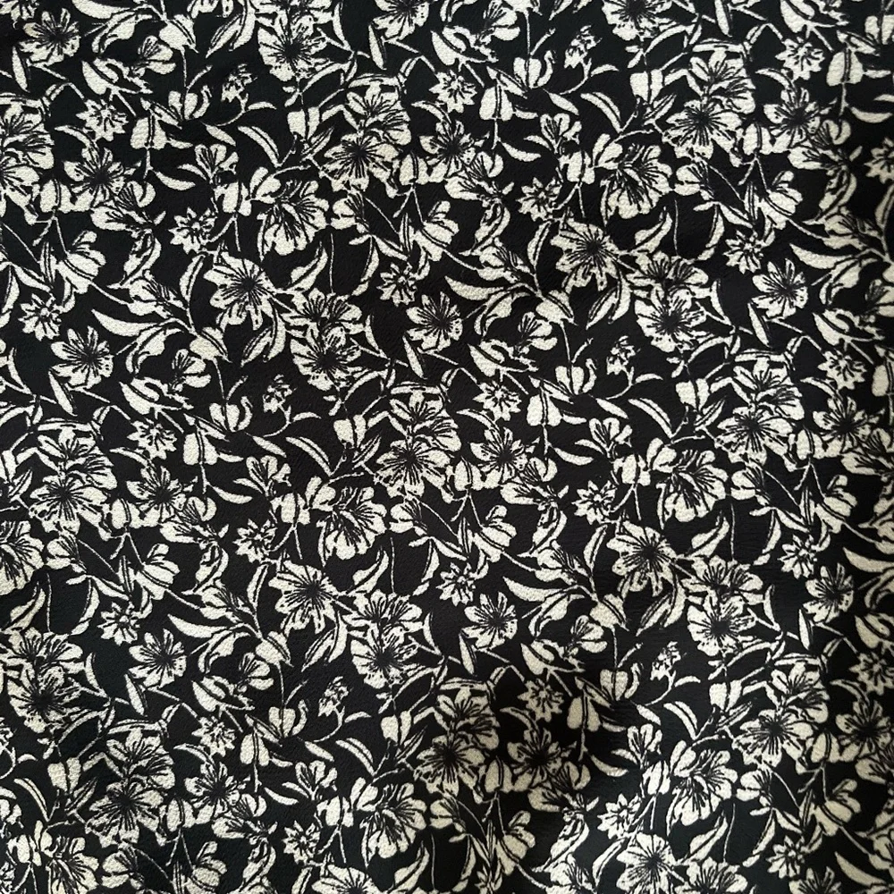 H&M Black and White A-Line Skirt - Picture 3 of 4